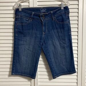 Old Navy Flirt Jean shorts